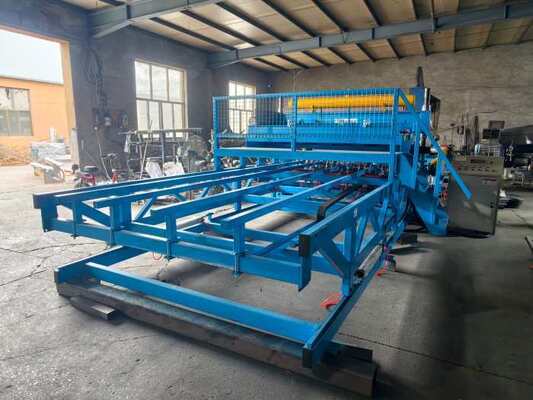 24 Pzs Máquina de soldadura de malla de barra de acero reforzada de 100*100mm